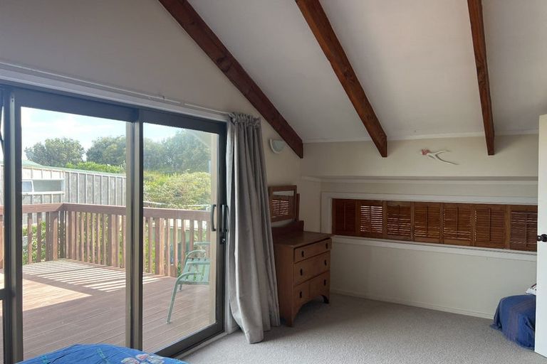 Photo of property in 17 James Street, Waikawa Beach, Levin, 5573