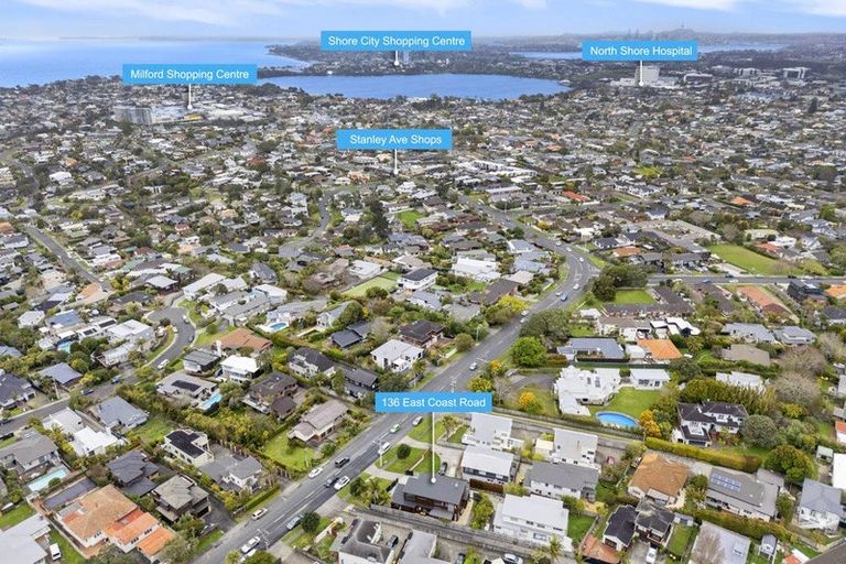 Photo of property in 136 East Coast Road, Forrest Hill, Auckland, 0620