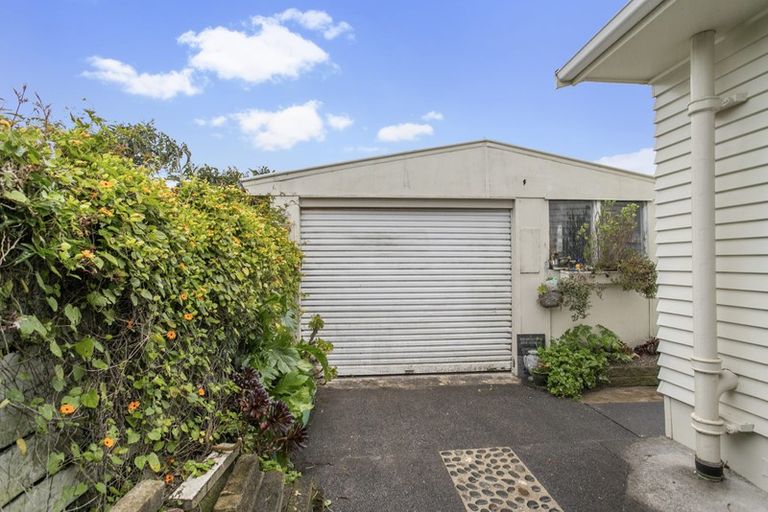 Photo of property in 1/6 Titoki Avenue, Mangere Bridge, Auckland, 2022