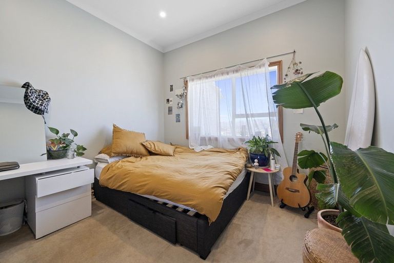 Photo of property in 53 Sutherland Road, Melrose, Wellington, 6023