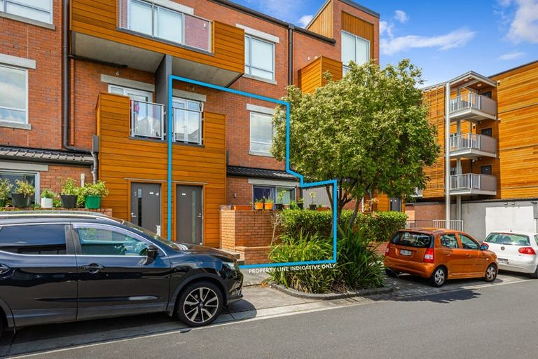 Photo of property in 2/160c Hobsonville Point Road, Hobsonville, Auckland, 0616