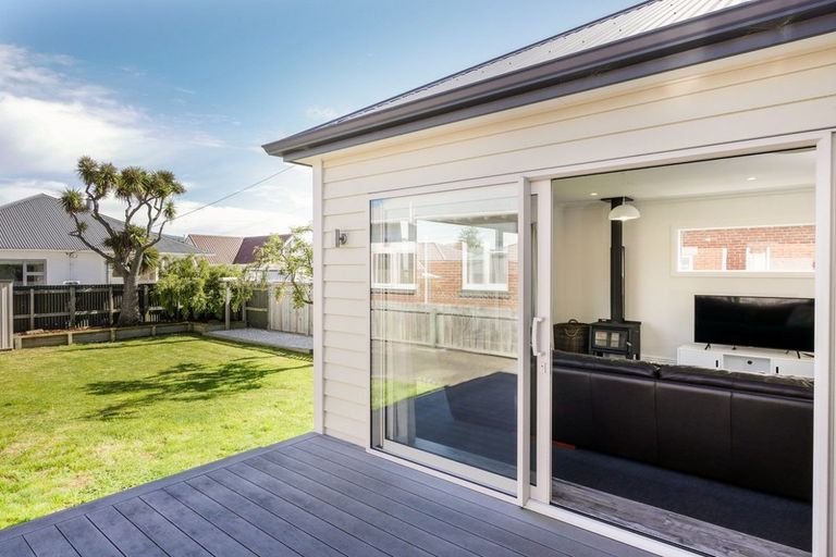 Photo of property in 52 Hargest Crescent, Saint Kilda, Dunedin, 9012