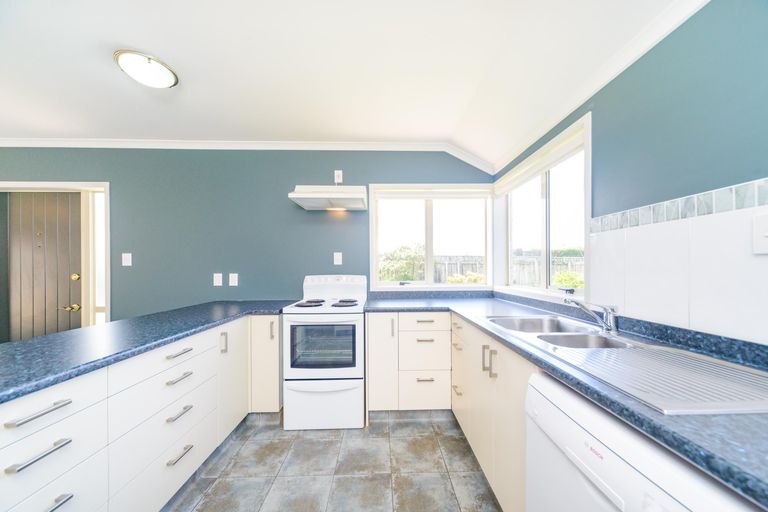 Photo of property in 9 Foxtail Fern, Kelvin Grove, Palmerston North, 4414