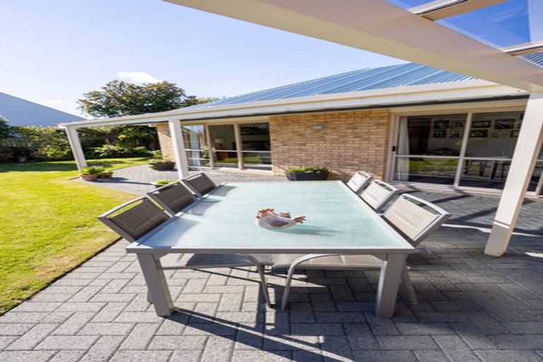 Photo of property in 2 Holdsworth Drive, Otamatea, Whanganui, 4500