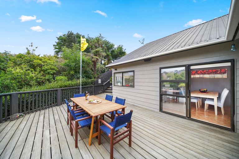 Photo of property in 29 Woodview Rise, Botany Downs, Auckland, 2010