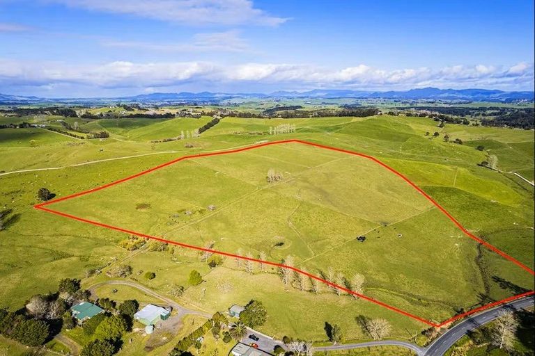 Photo of property in 1065 Pipiwai Road, Ruatangata West, Whangarei, 0176