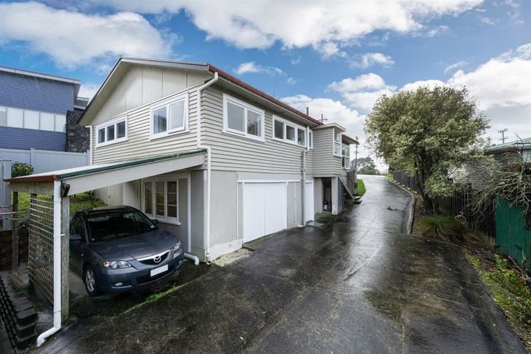 Photo of property in 1/982 East Coast Road, Northcross, Auckland, 0632