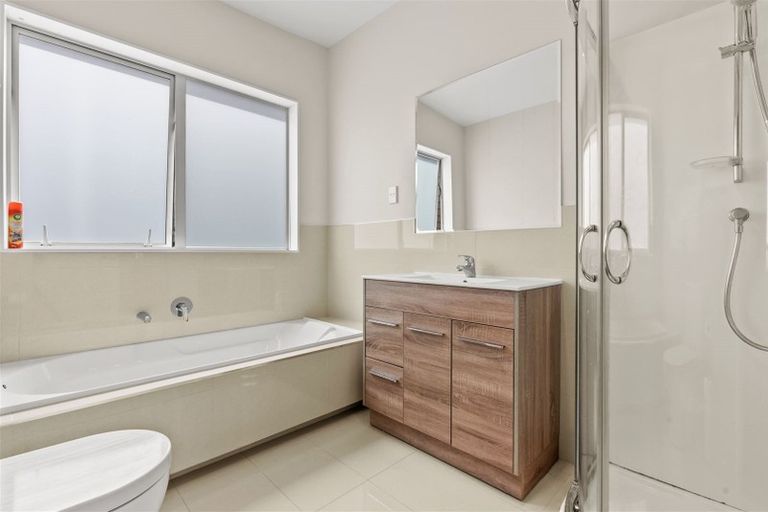 Photo of property in 24 Hakawai Avenue, Takanini, 2112