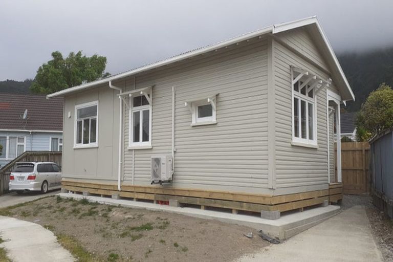 Photo of property in 7 Sinclair Grove, Naenae, Lower Hutt, 5011