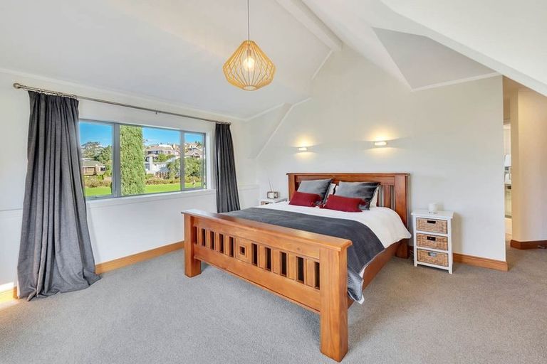 Photo of property in 16 Commodore Parry Road, Castor Bay, Auckland, 0620