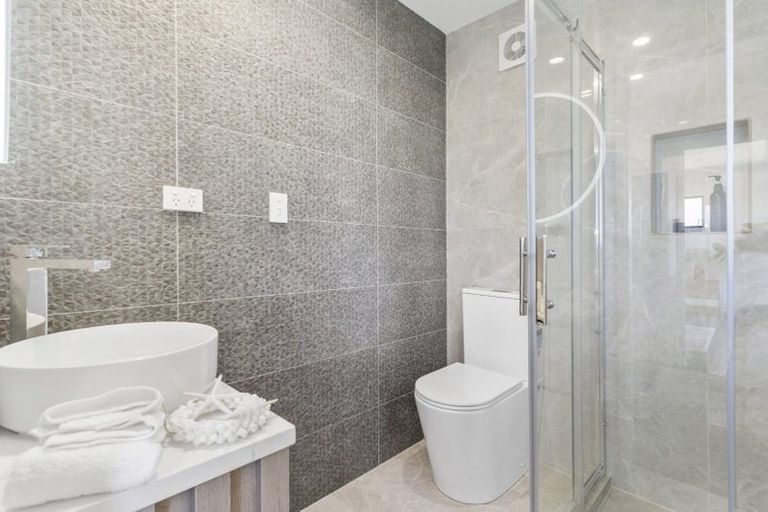 Photo of property in 1/156 Coxhead Road, Wattle Downs, Auckland, 2103