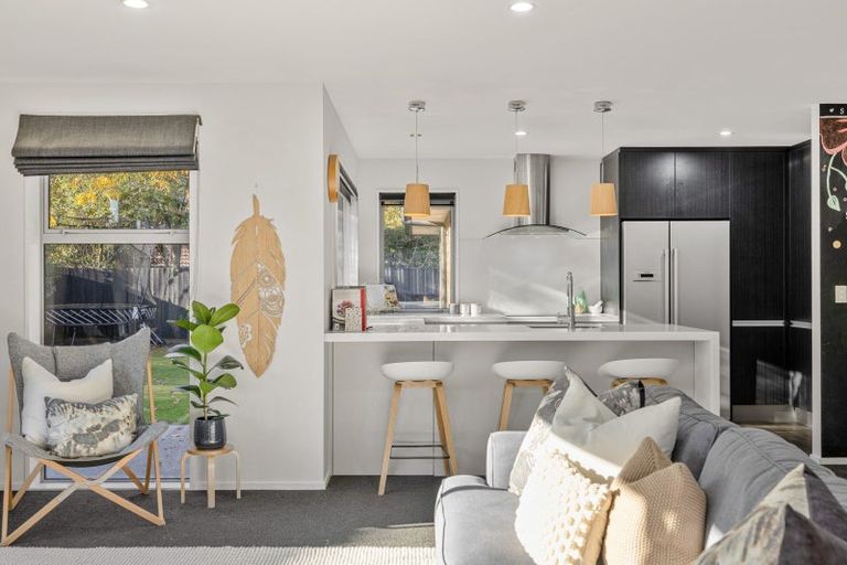 Photo of property in 33 Broadhaven Avenue, Parklands, Christchurch, 8083