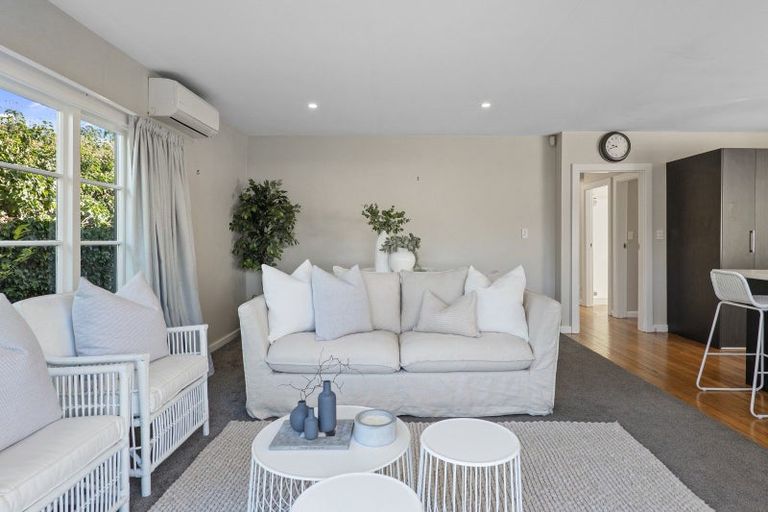 Photo of property in 27 Aorangi Road, Bryndwr, Christchurch, 8053