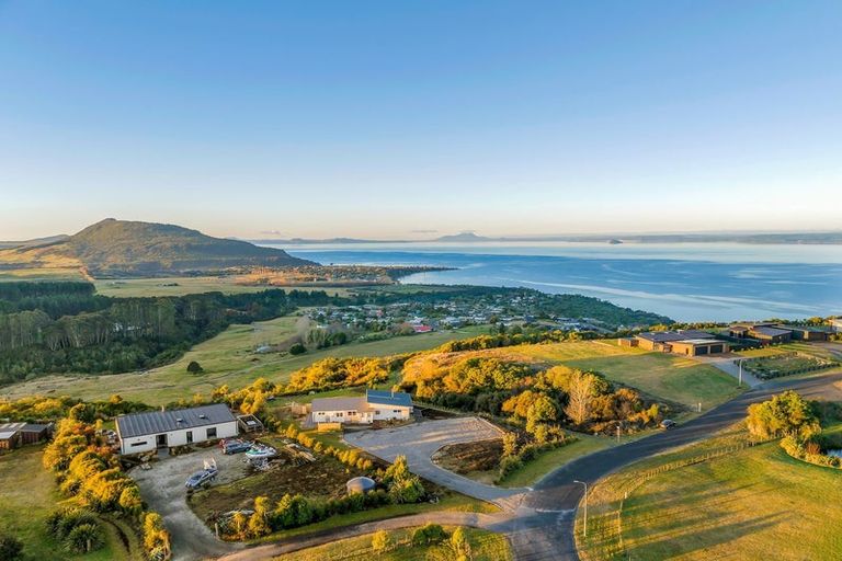 Photo of property in 11 Rangikatea Road, Omori, Turangi, 3381