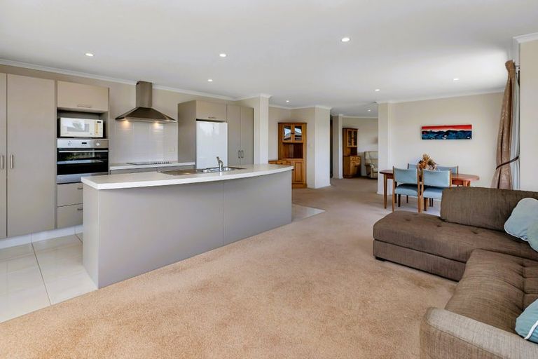 Photo of property in 12 Sando Way, One Tree Point, 0118