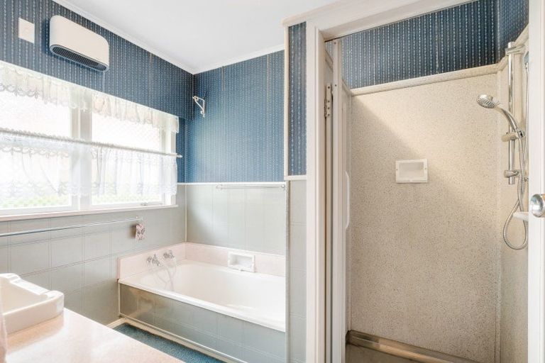 Photo of property in 96 Lawrence Crescent, Hillpark, Auckland, 2102