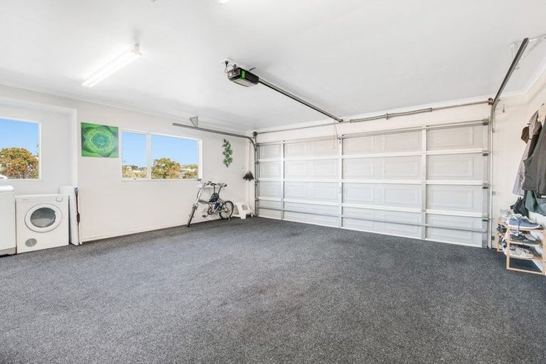 Photo of property in 84 Tauranga Place, Orewa, 0931