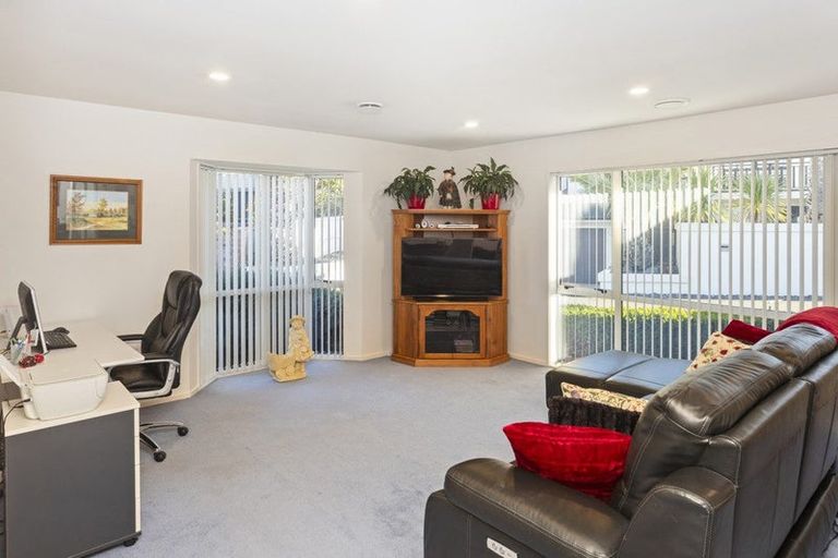 Photo of property in 10 Cordyline Place, Waimairi Beach, Christchurch, 8083