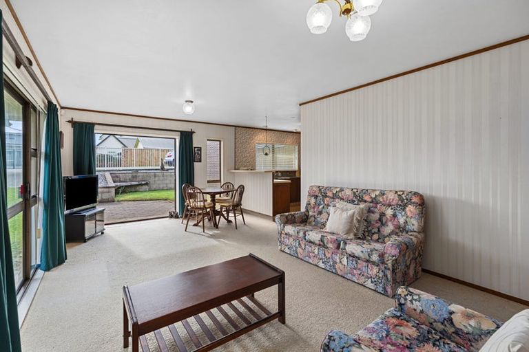 Photo of property in 124a Karewa Parade, Papamoa Beach, Papamoa, 3118