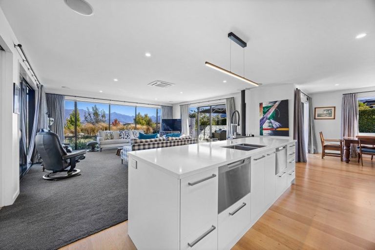Photo of property in 5 Clearview Street, Wanaka, 9305