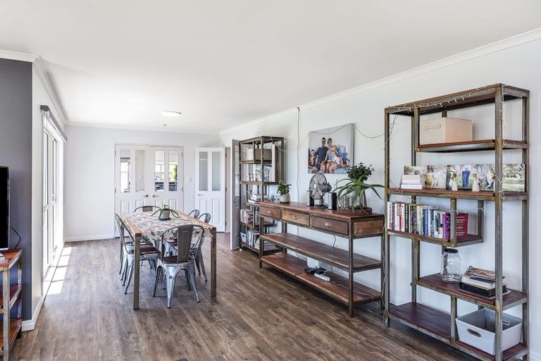 Photo of property in 10 Glen Loch Place, Paraparaumu, 5032