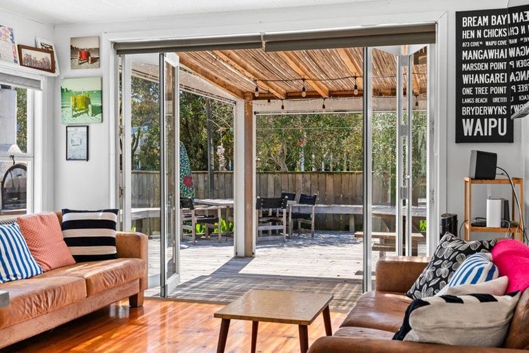 Photo of property in 873 Cove Road, Waipu, 0582