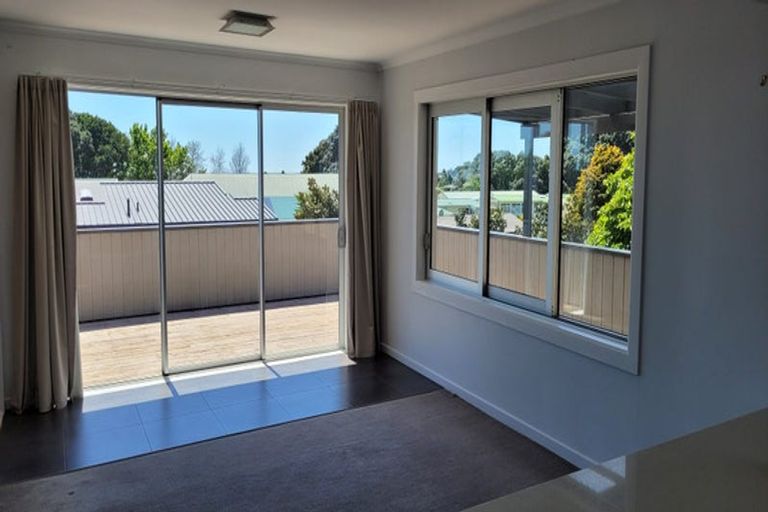 Photo of property in 53 Calvert Road, Lynmouth, New Plymouth, 4310