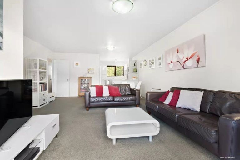Photo of property in 1/56 Glenvar Road, Torbay, Auckland, 0630