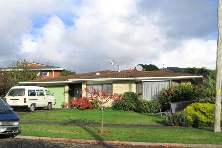 Photo of property in 16 Kohekohe Road, Waikanae, 5036