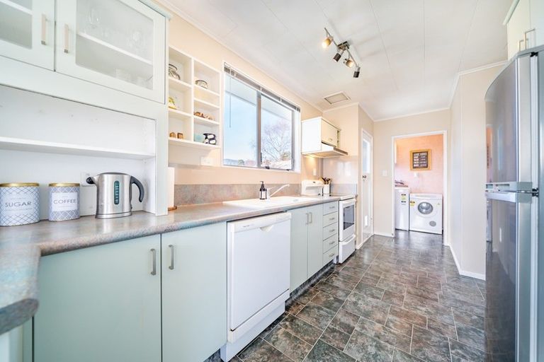 Photo of property in 18 Shanly Street, Brown Owl, Upper Hutt, 5018