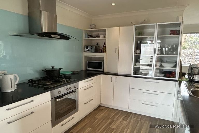 Photo of property in 14 Ellison Place, Pakuranga Heights, Auckland, 2010