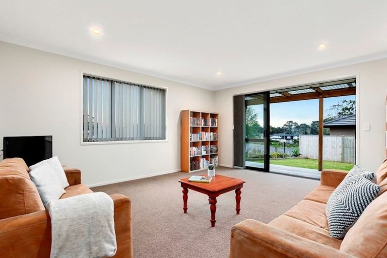 Photo of property in 36 Madison Terrace, Silverdale, 0932