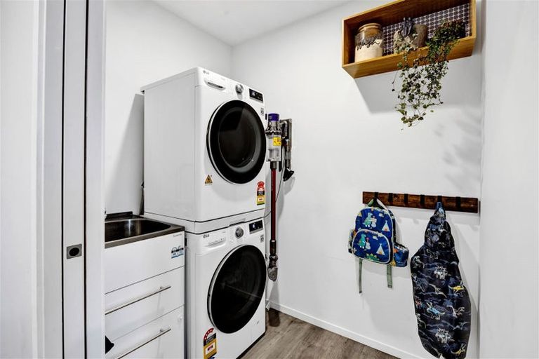 Photo of property in 369 Carrington Street, Upper Vogeltown, New Plymouth, 4310