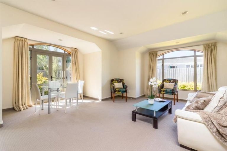 Photo of property in 12 Beckford Road, Saint Martins, Christchurch, 8022