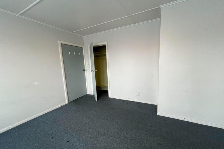 Photo of property in 18 Goldsmith Crescent, Levin, 5510