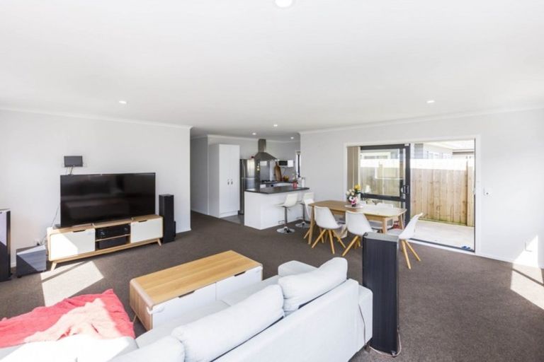 Photo of property in 10 Reubens Farm Lane, Taita, Lower Hutt, 5011