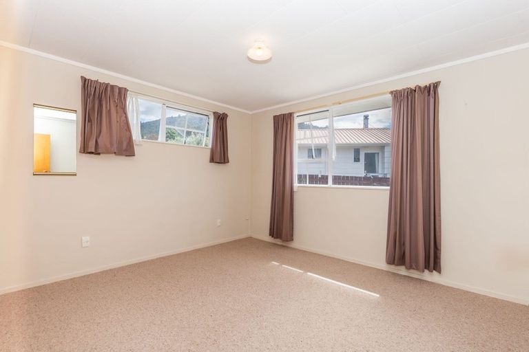 Photo of property in 4a Amethyst Place, Pukehangi, Rotorua, 3015