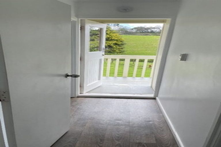 Photo of property in 57 Candia Road, Henderson Valley, Auckland, 0614