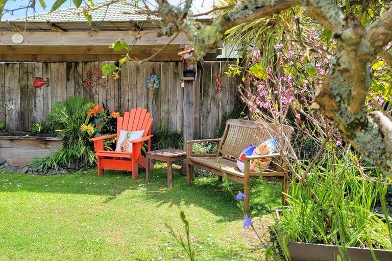 Photo of property in 39 Lakeside Drive, Orewa, 0931