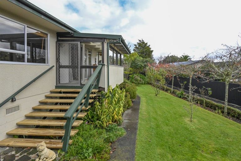 Photo of property in 17 Muritai Crescent, Havelock North, 4130