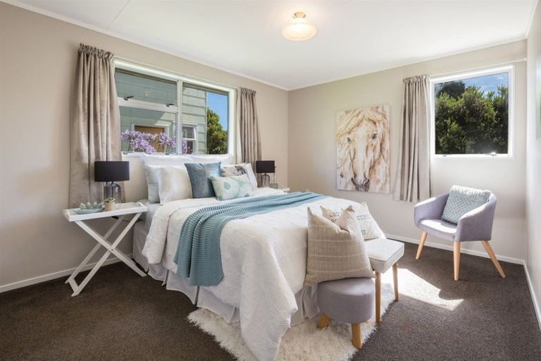 Photo of property in 66 Sievers Grove, Cannons Creek, Porirua, 5024