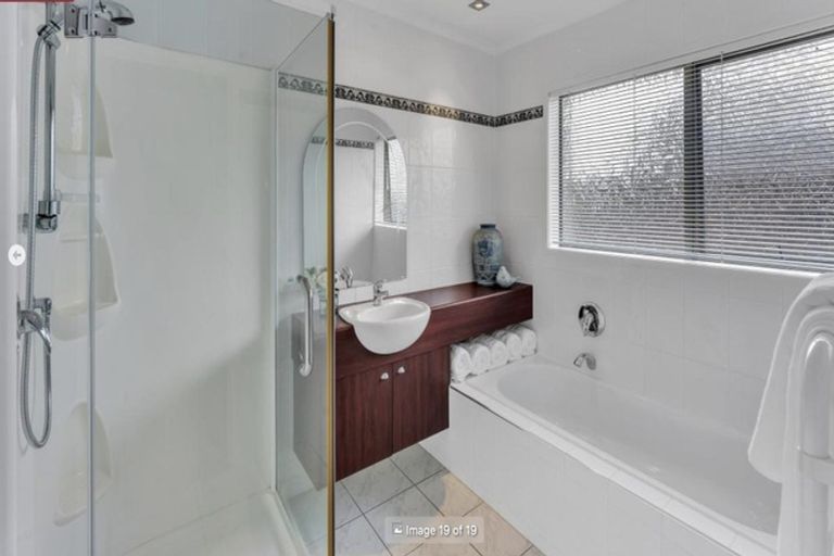 Photo of property in 24 Olena Avenue, Sunnyhills, Auckland, 2010