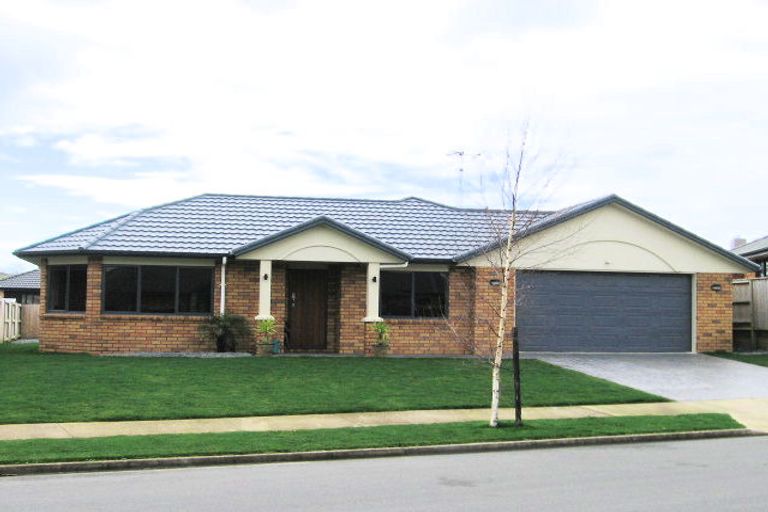 Photo of property in 27 Holford Place, Huntington, Hamilton, 3210