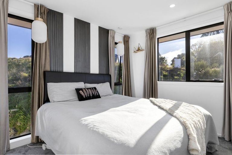 Photo of property in 5 Grandview Lane, Acacia Bay, 3385