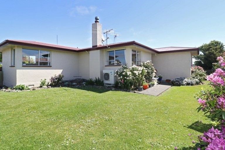 Photo of property in 15 Burns Street, Kew, Invercargill, 9812