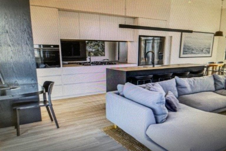 Photo of property in 39 Hyde Road, Rothesay Bay, Auckland, 0630