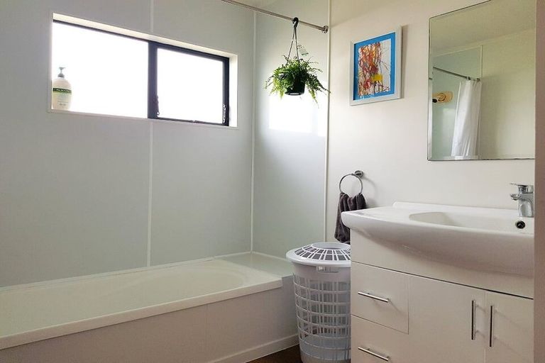 Photo of property in 7a Gordon Paul Place, Tuakau, 2121