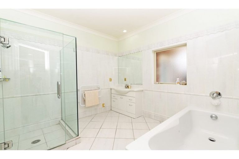 Photo of property in 7 Semillon Avenue, Henderson, Auckland, 0612