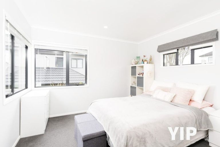 Photo of property in 5 Bennett Grove, Newlands, Wellington, 6037