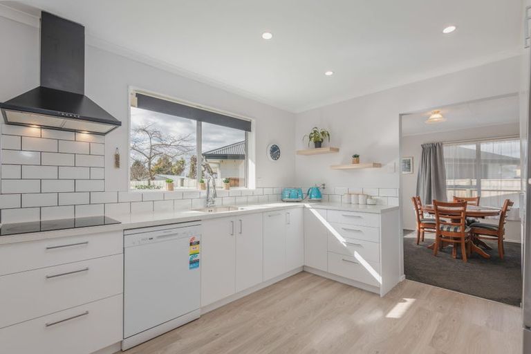 Photo of property in 3a Christian Place, Awapuni, Palmerston North, 4412